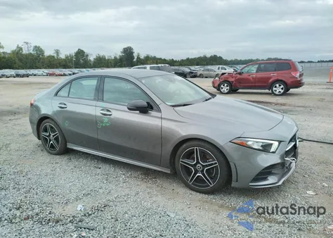 2019 Mercedes-Benz A 220 4Matic z USA, uszkodzony, nr VIN WDD3G4FB8KW002738